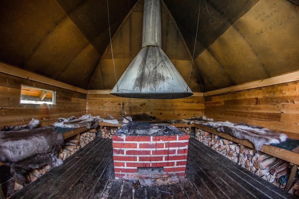 Kaamasen Kievari Kaamanen Buitenkant foto